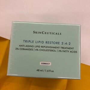 SkinCeuticals Triple Lipid Restore 2:4:2 - Light Blue